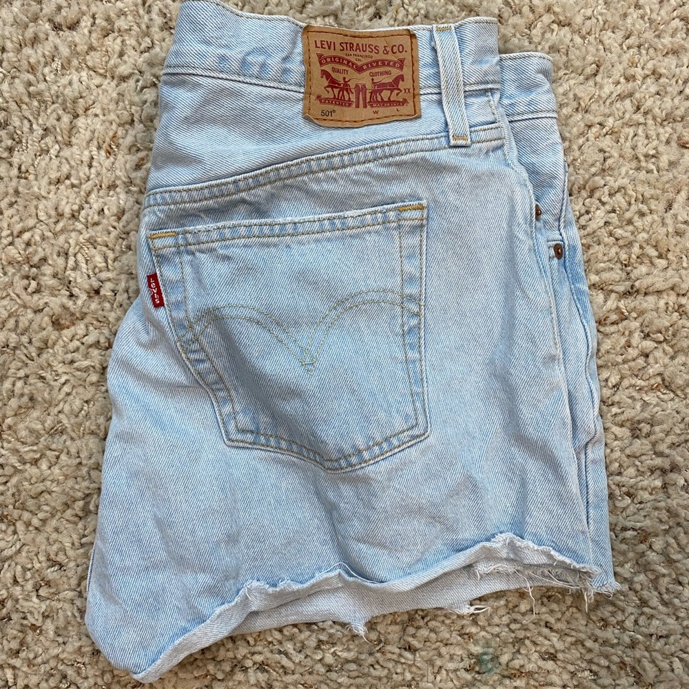 LEVIS denim light wash shorts